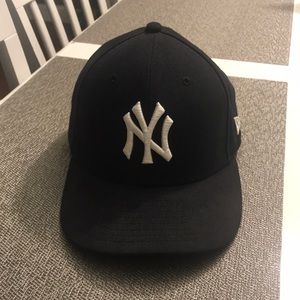 Navy NY Yankees hat